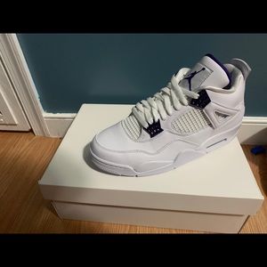 Jordan’s 4 retro metallic purple